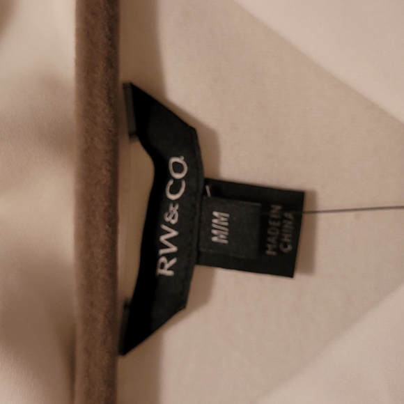 RW&CO Printed Mix Media Shirt Collar Extended Shoulder T-Shirt (M) - Picture 3 of 5